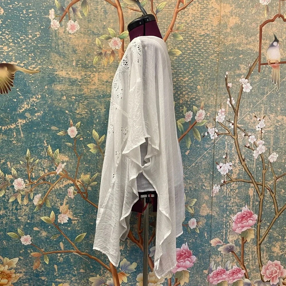 NWT Umgee White Poncho Blouse - Picture 4 of 9